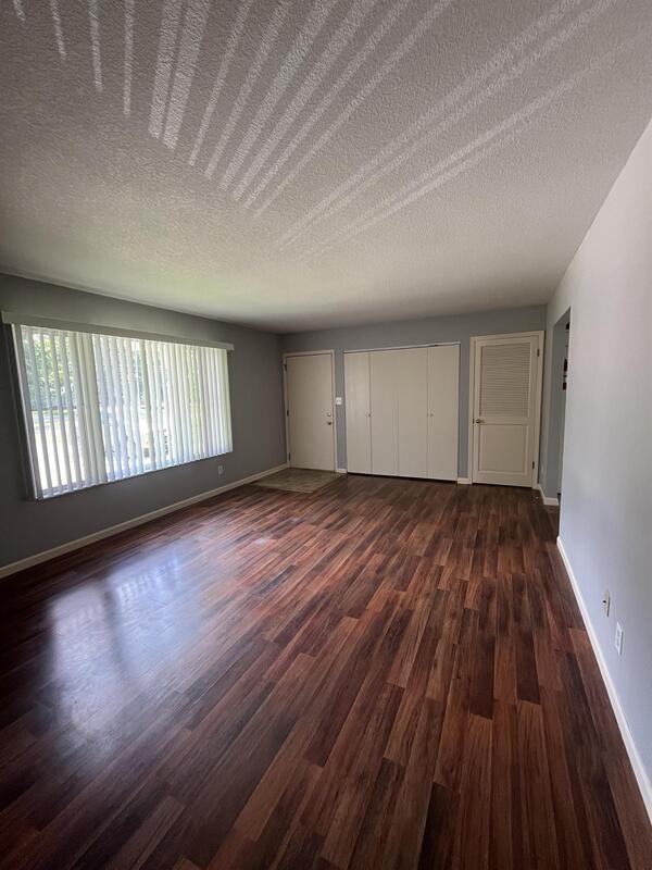 919 Mill Hwy - Photo 3 of 12