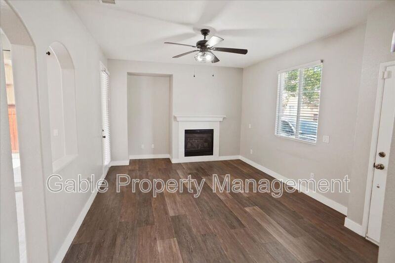 24622 Montevista Cir - Photo 4 of 20