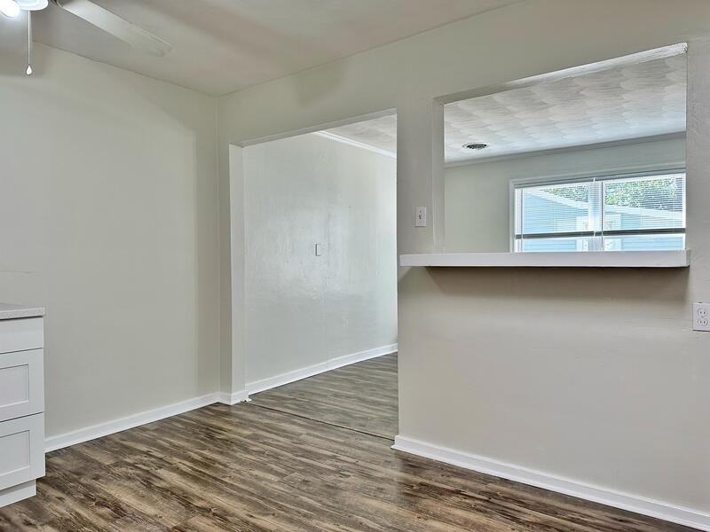 852 48th St #B - Photo 6 of 11