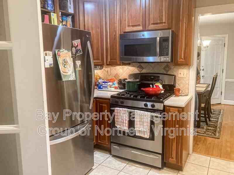 1105 N Illinois St - Photo 3 of 17