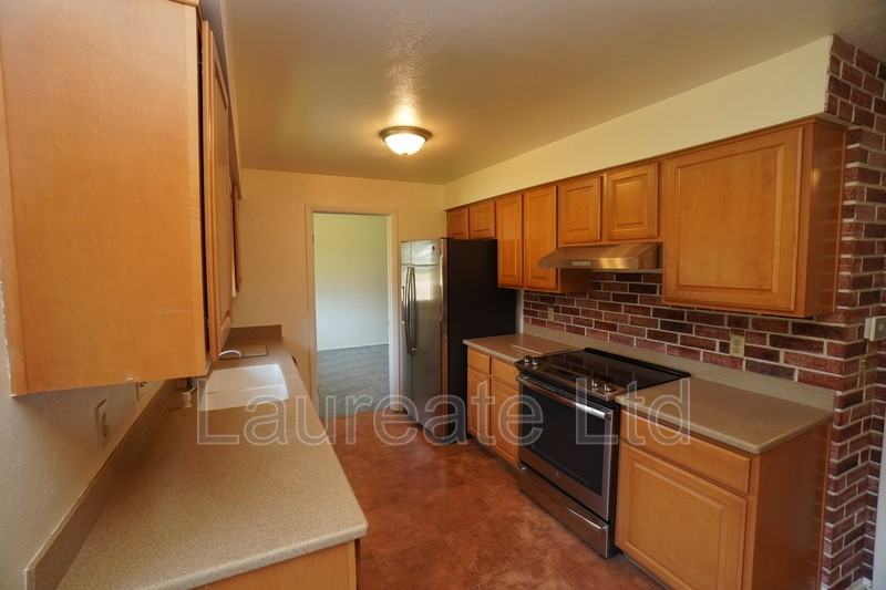1472 W Geddes Ave - Photo 6 of 25