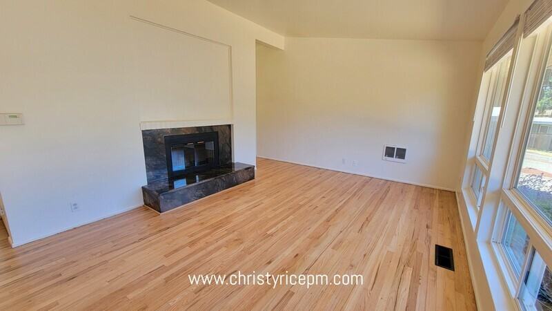 12051 Se 42nd St - Photo 3 of 20