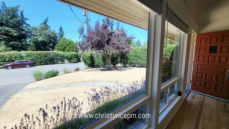12051 Se 42nd St - Photo 4 of 20