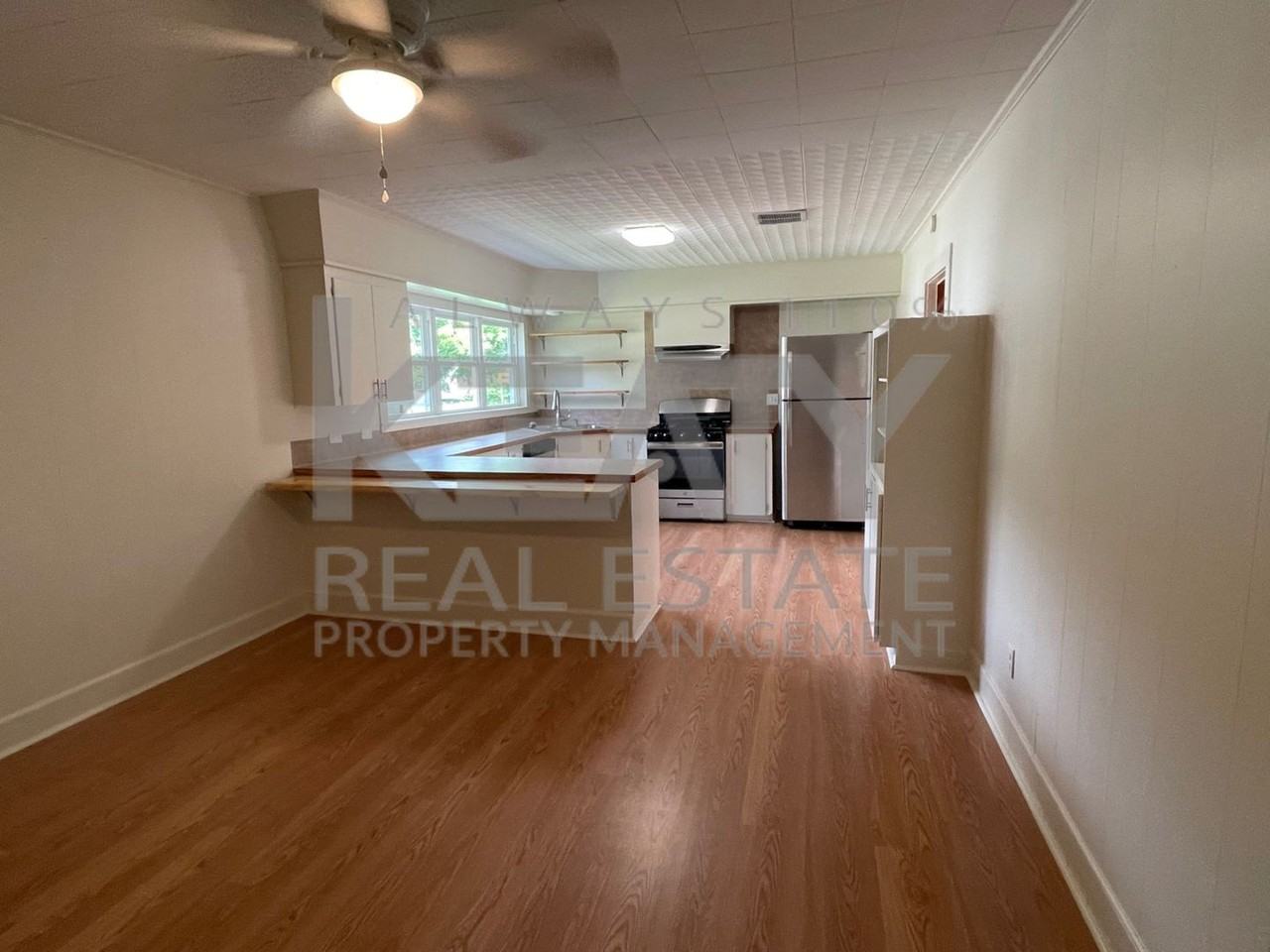 528 Saint Julien Ave - Photo 2 of 14