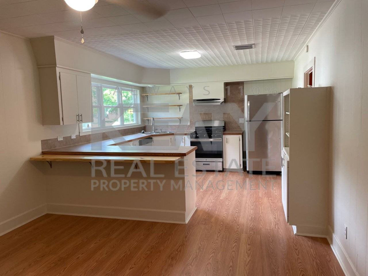 528 Saint Julien Ave - Photo 3 of 14