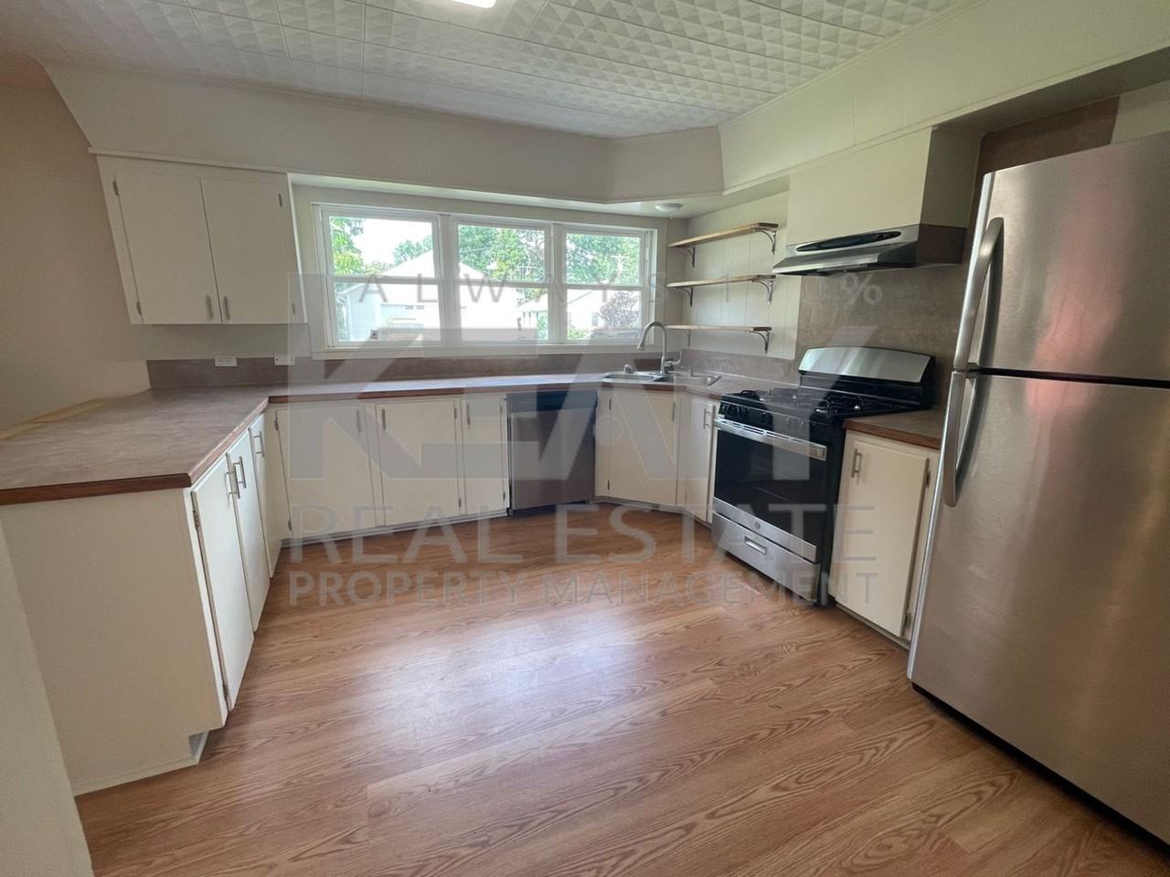 528 Saint Julien Ave - Photo 4 of 14