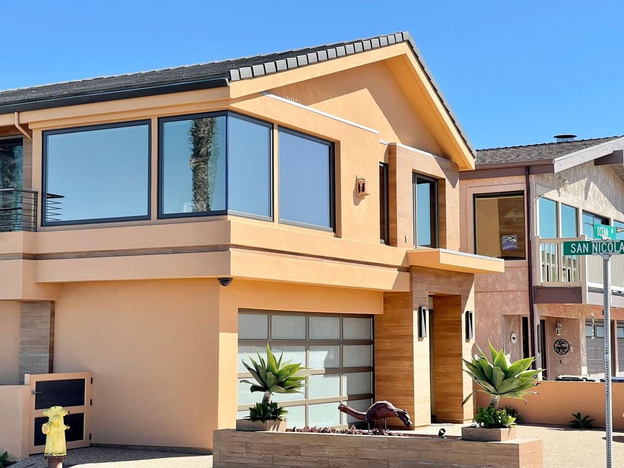 2524 Ocean Dr - Photo 2 of 42