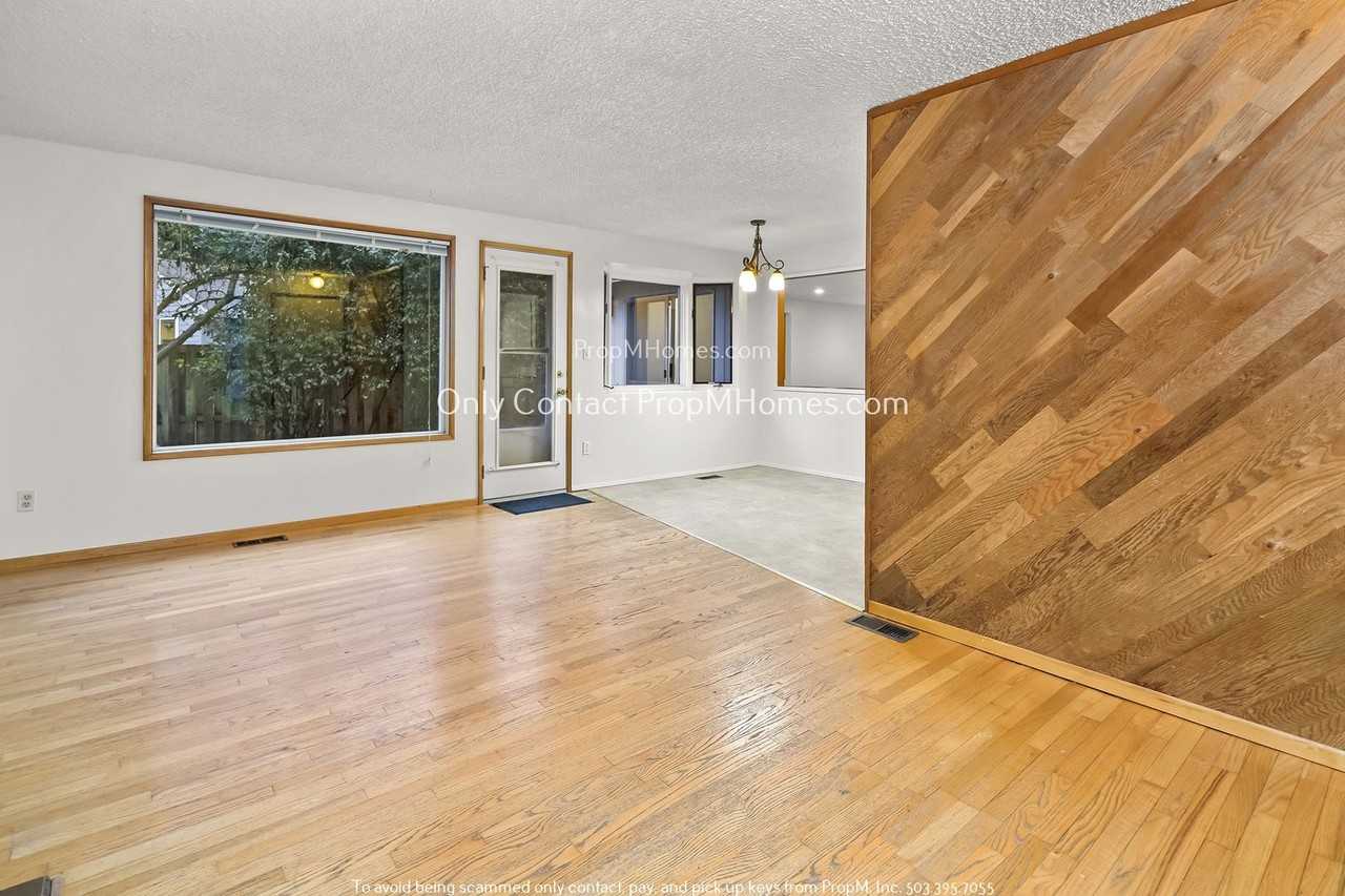 5143 Tualata Ln - Photo 3 of 27