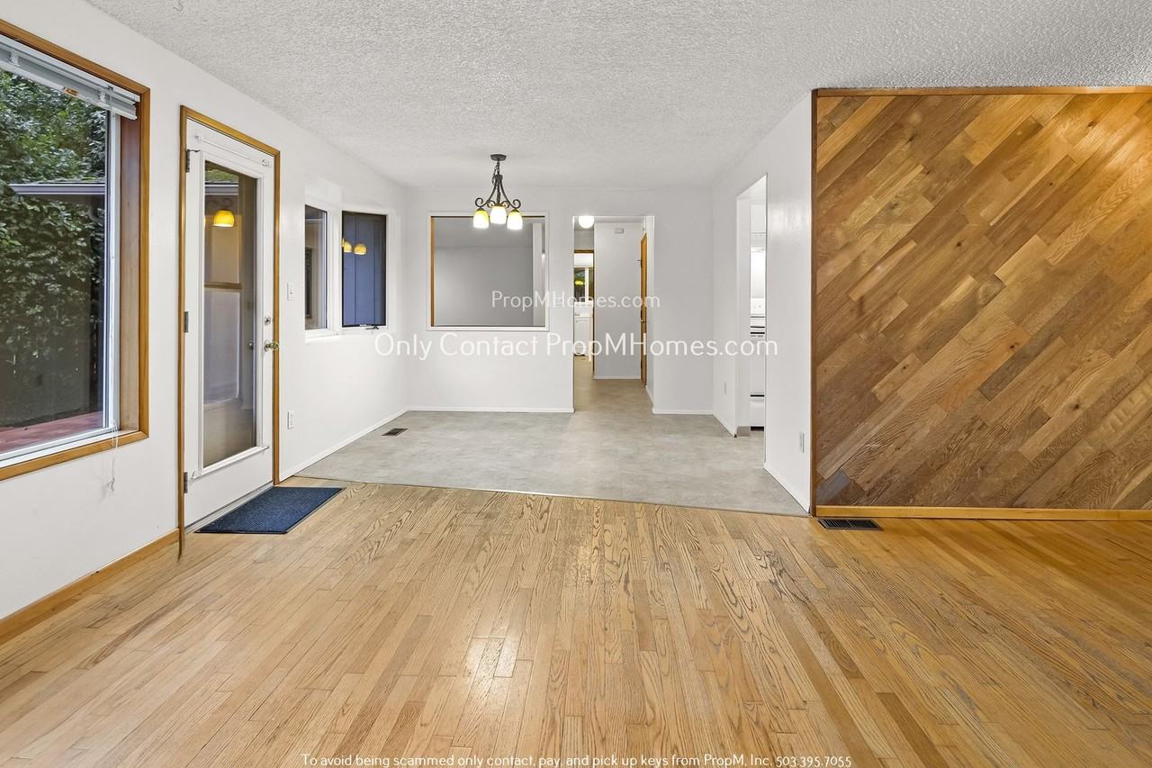 5143 Tualata Ln - Photo 4 of 27