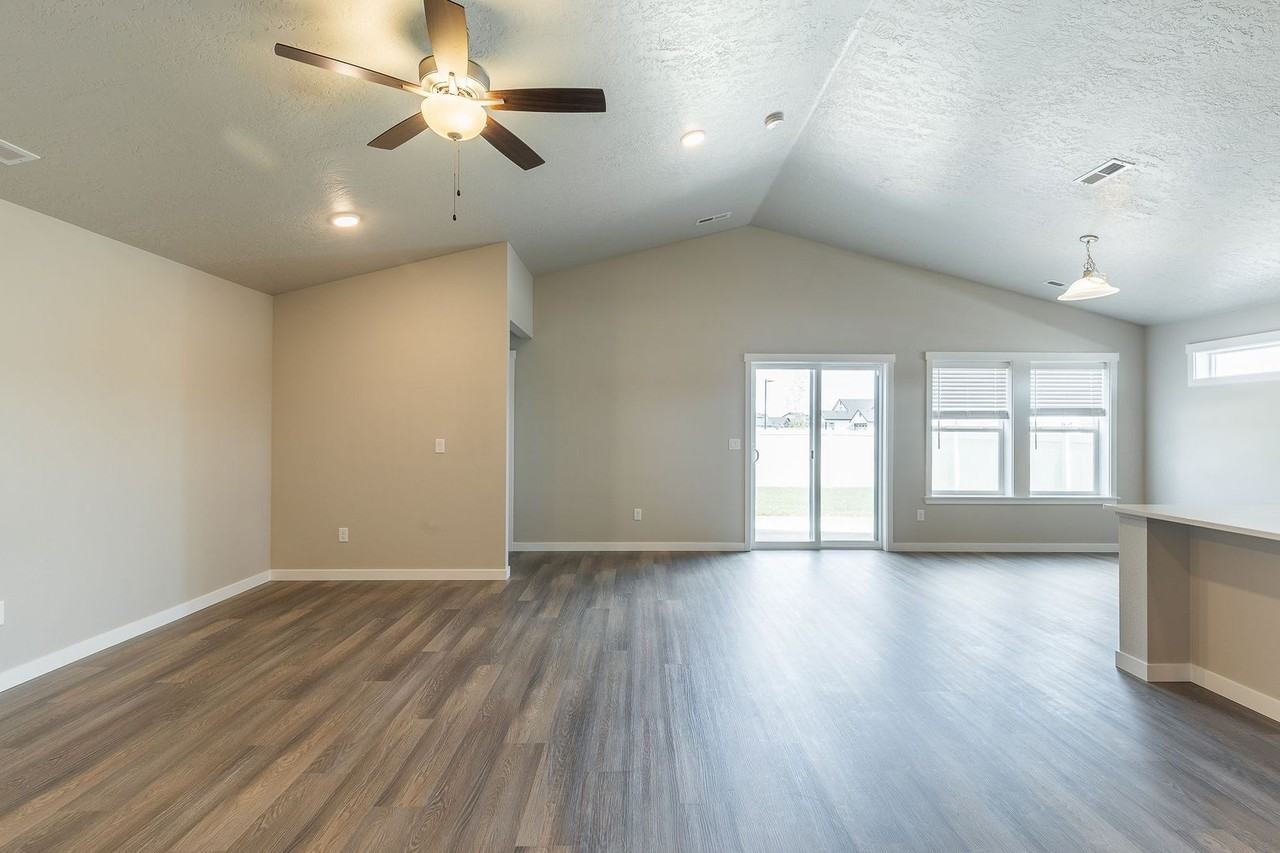 10318 Crystal Ridge Dr - Photo 6 of 47