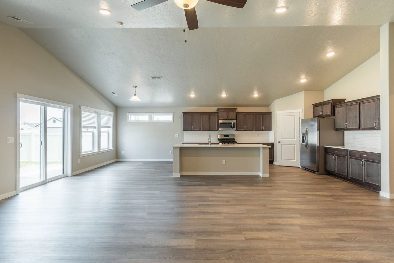 10318 Crystal Ridge Dr - Photo 7 of 47