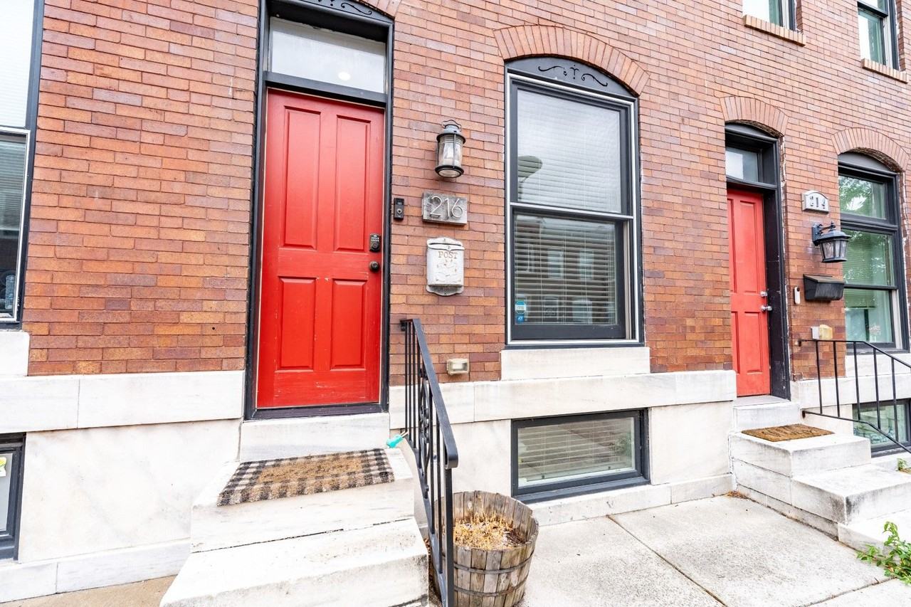 216 S Robinson St - Photo 2 of 29