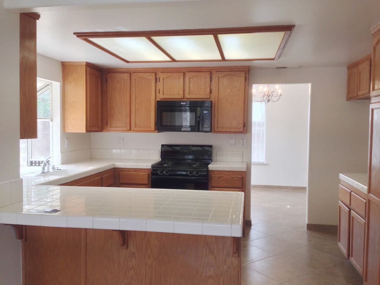 27909 Golden Hill Ct - Photo 2 of 17