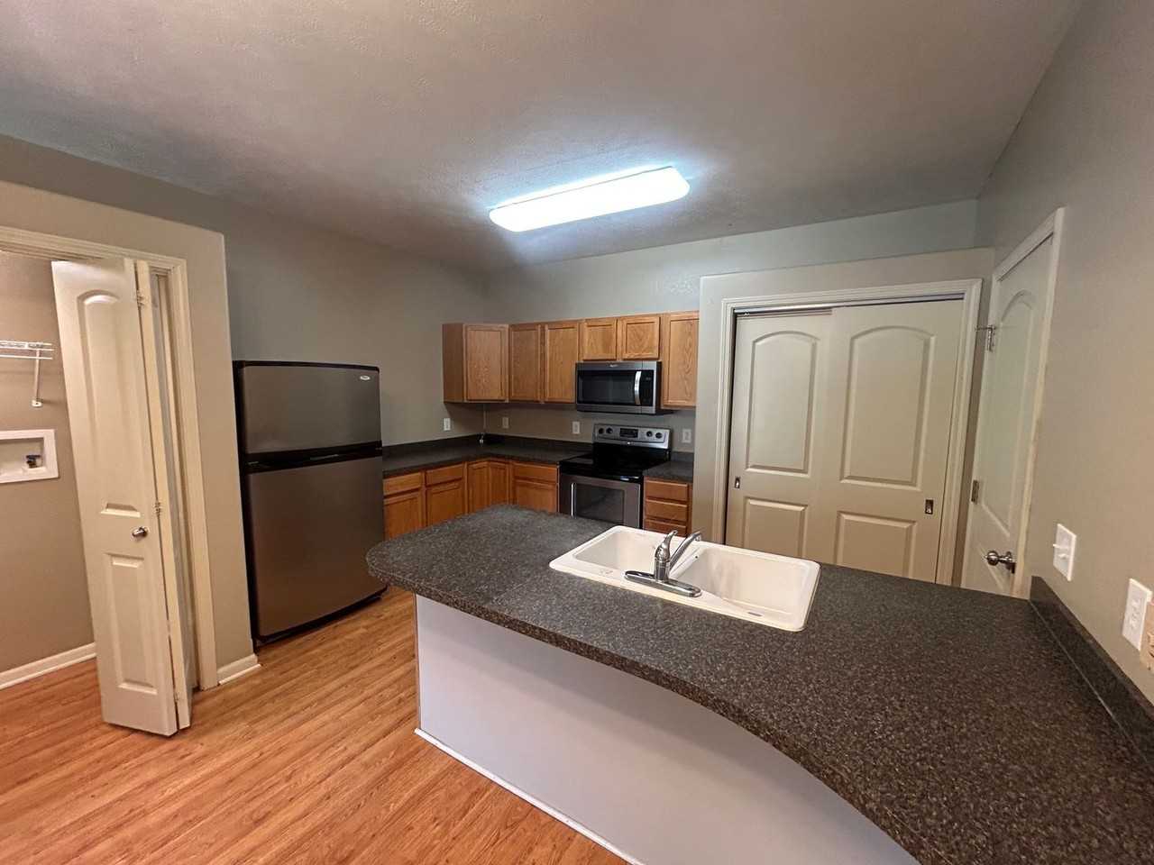 6920 6920 N 15th Street - 6920 N 15th Street #B - Photo 3 of 17