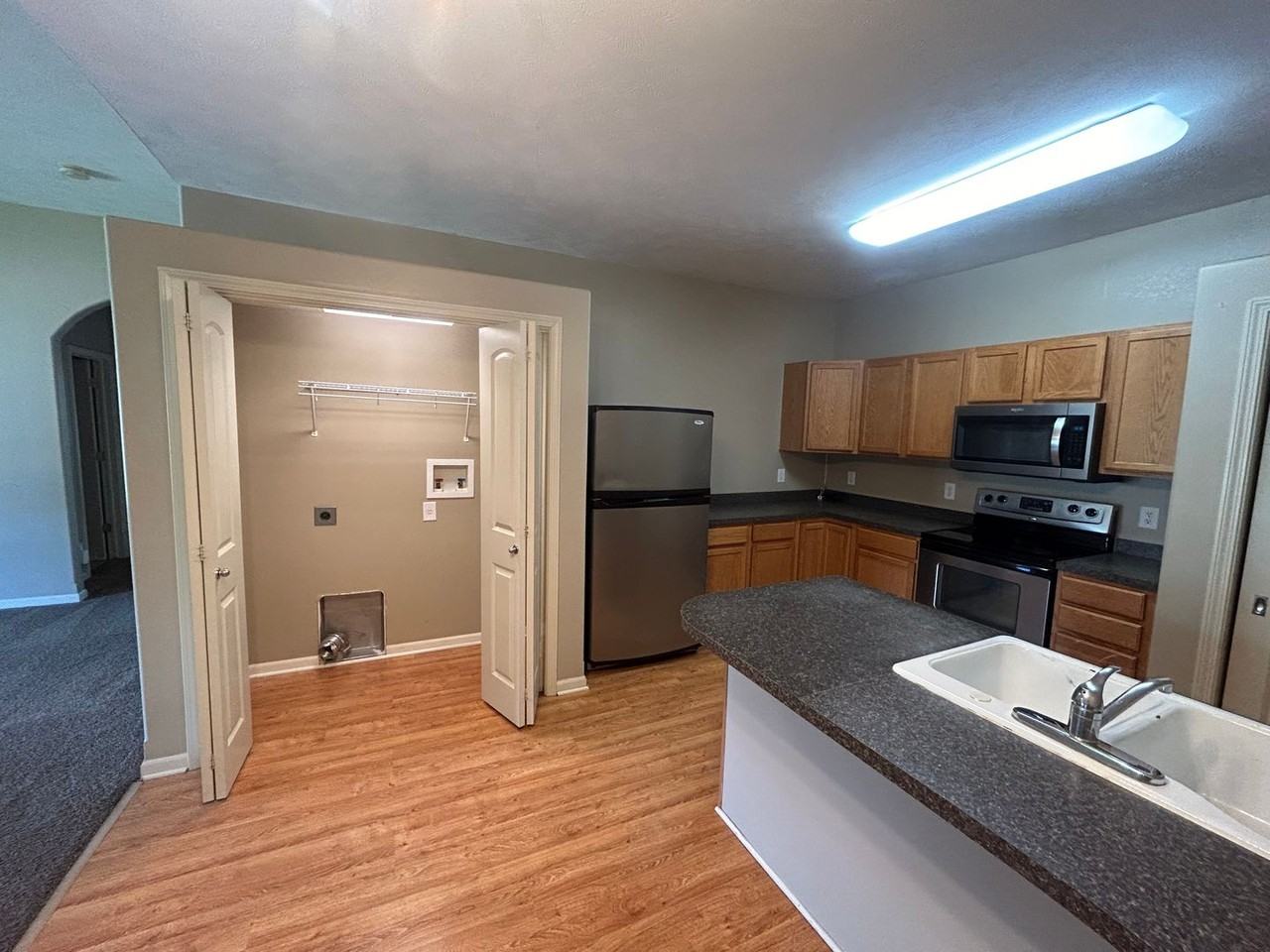 6920 6920 N 15th Street - 6920 N 15th Street #B - Photo 4 of 17