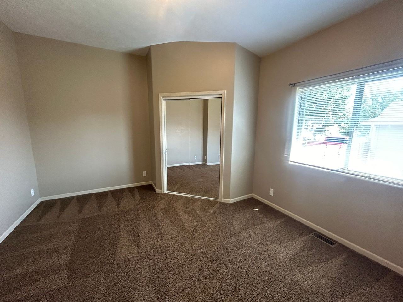 6920 6920 N 15th Street - 6920 N 15th Street #B - Photo 7 of 17
