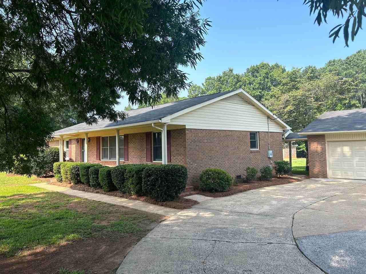 760 Goudlock Road - Photo 4 of 27