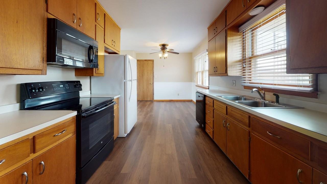 2409 Jackson St - Photo 2 of 20