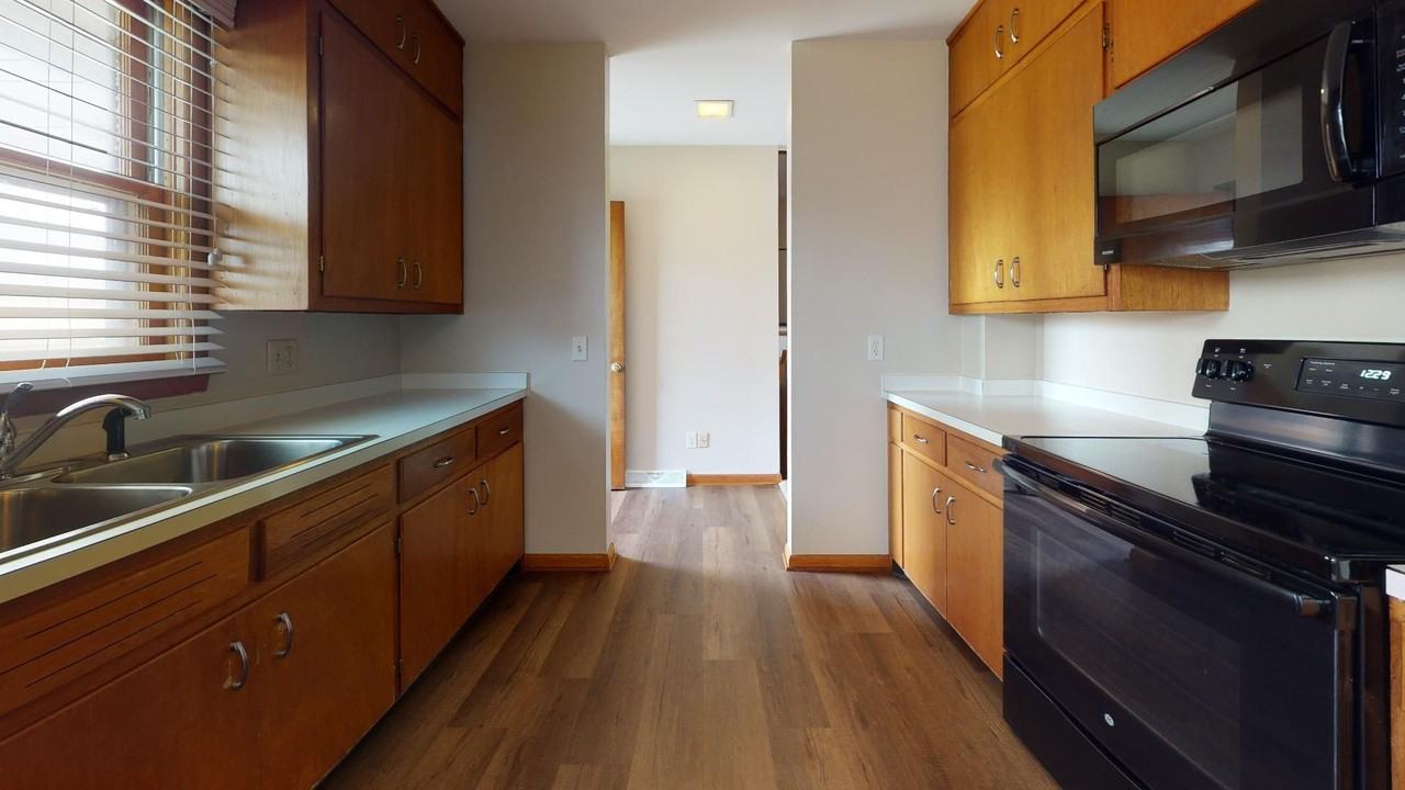 2409 Jackson St - Photo 4 of 20