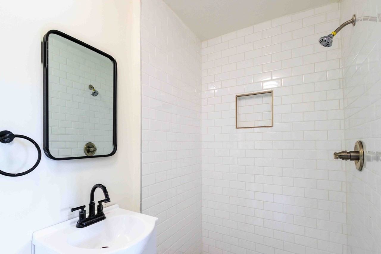 634 Runyan Dr - Photo 5 of 15