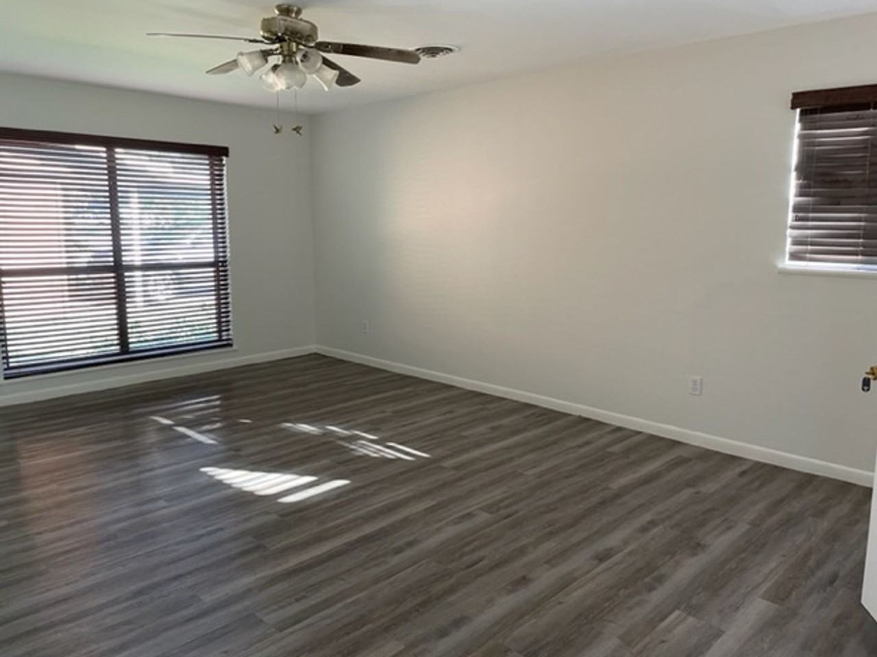 2618 S 28th St - Photo 3 of 16