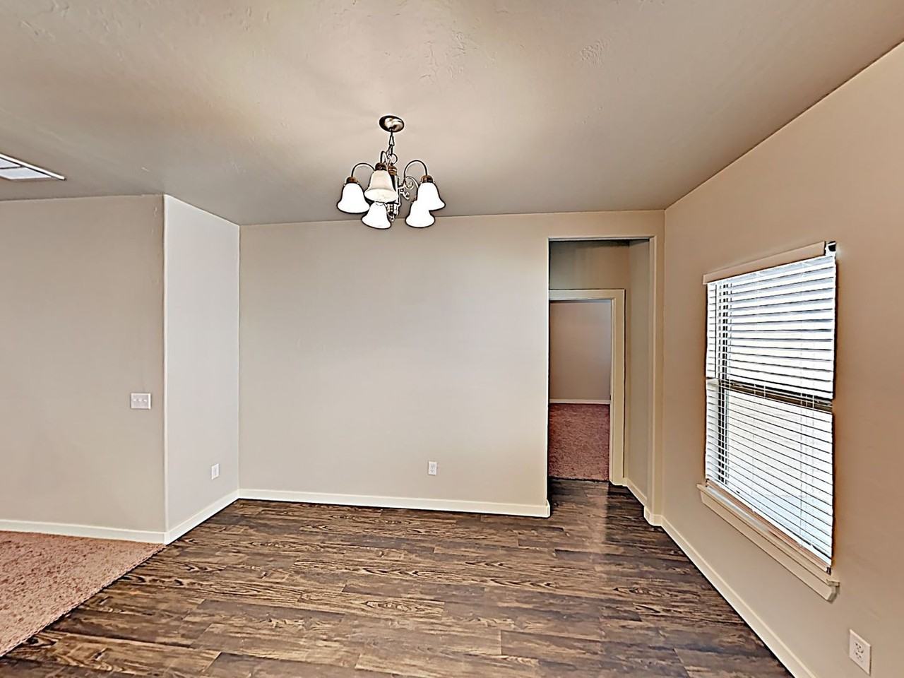 1045 Creekside Dr - Photo 5 of 12