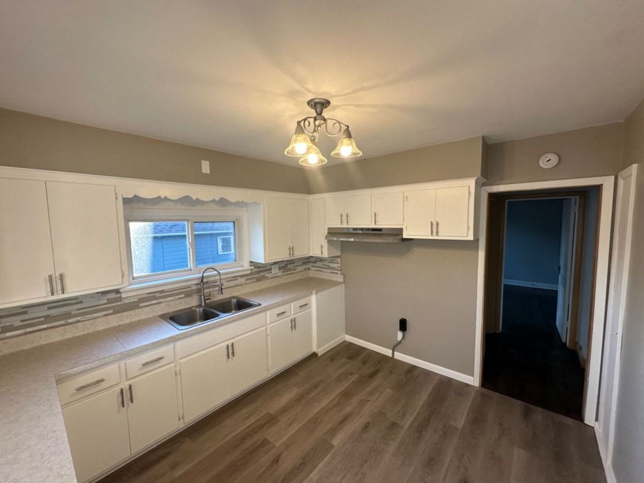 3527 S Racine Ave - Photo 3 of 11