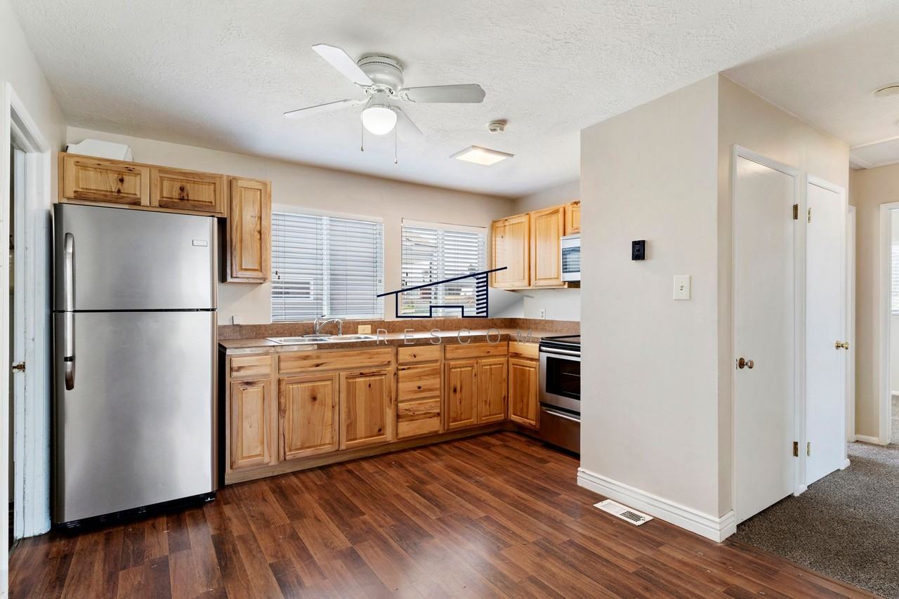 167 Navy Way - Photo 6 of 25