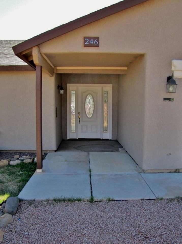246 E Ash St - Photo 5 of 32