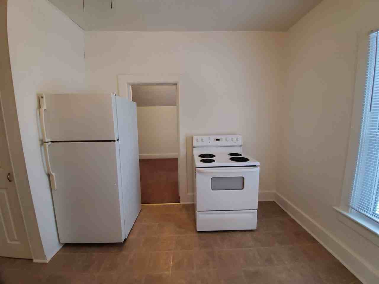 1117 1/2 Crooks Ave - Photo 3 of 11