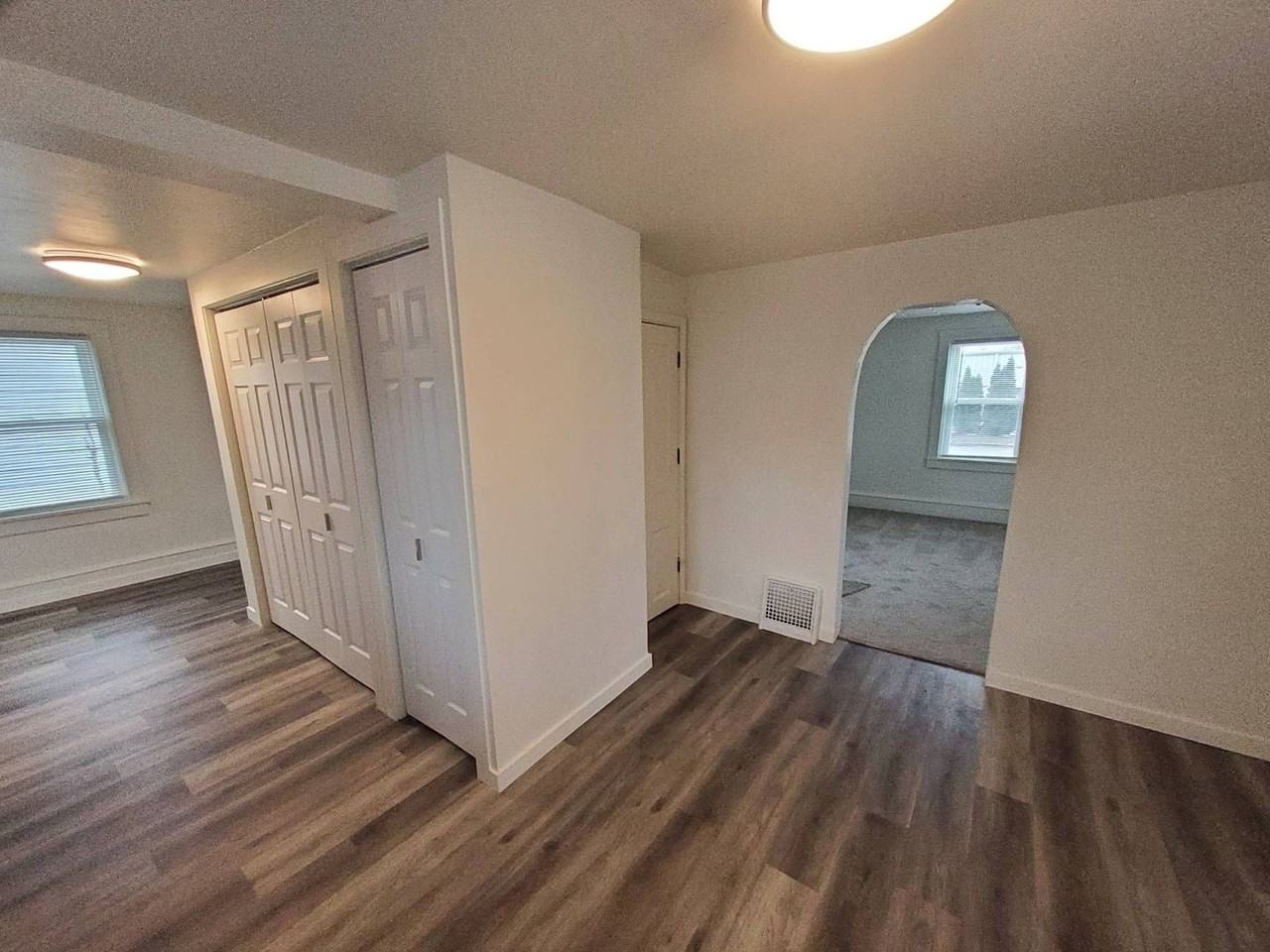 928 W Kamps Ave - Photo 5 of 25