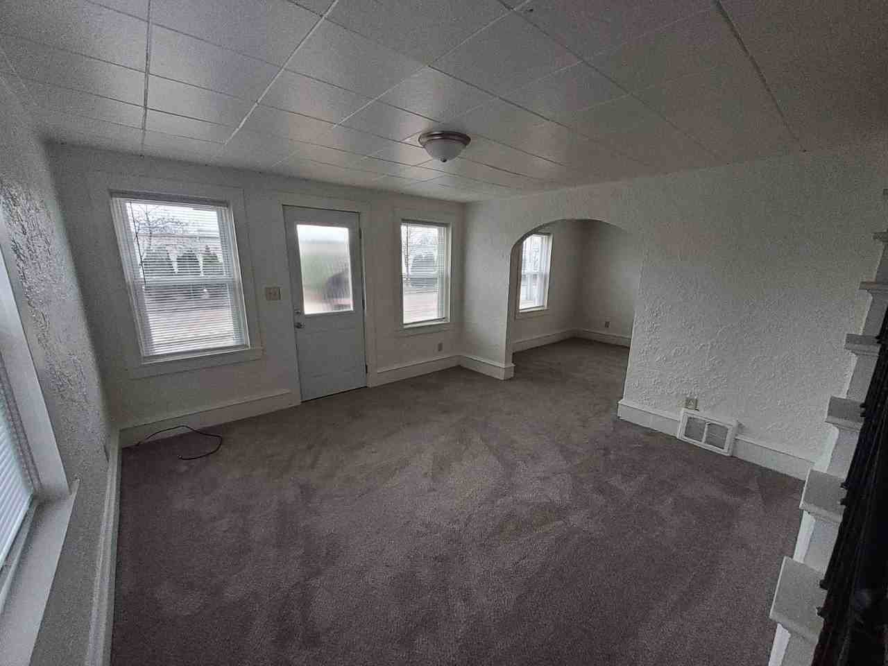 928 W Kamps Ave - Photo 6 of 25