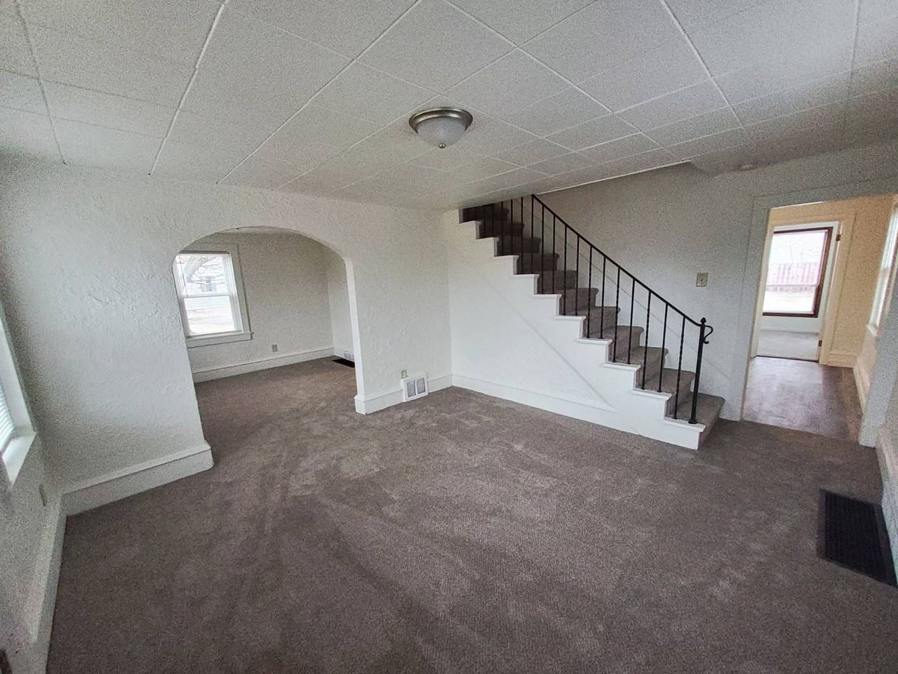 928 W Kamps Ave - Photo 7 of 25