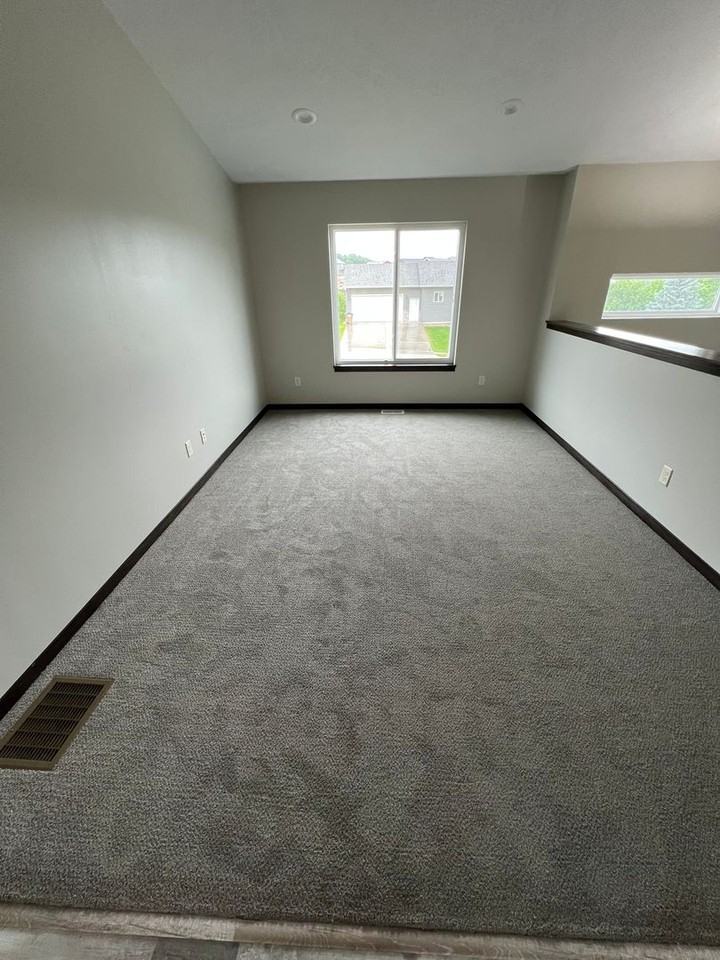 1825 E Tracy Ln - Photo 3 of 14