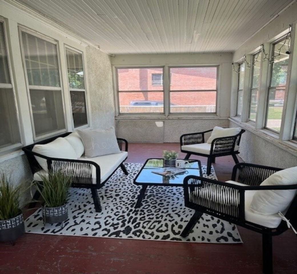 515 E Main St - Photo 3 of 16