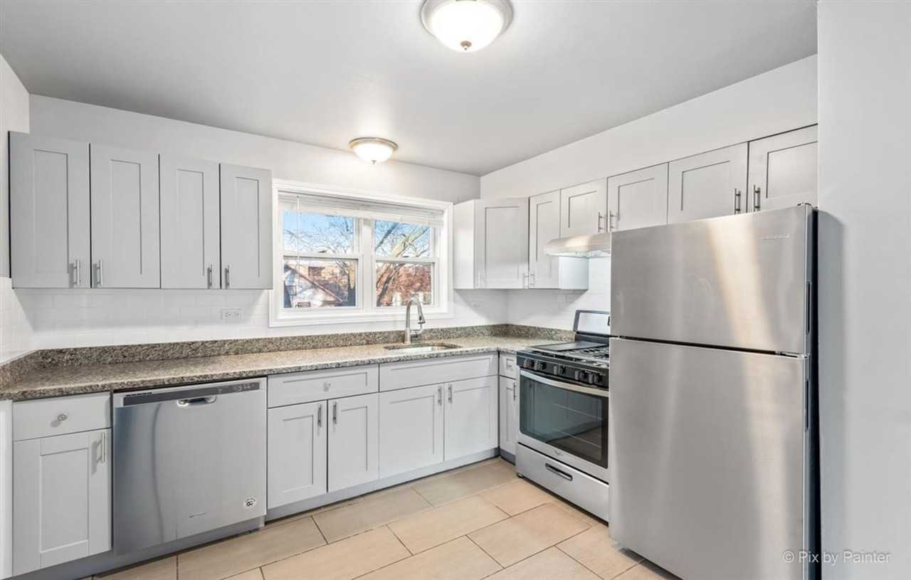 7427-7439 N Winchester - Photo 6 of 11