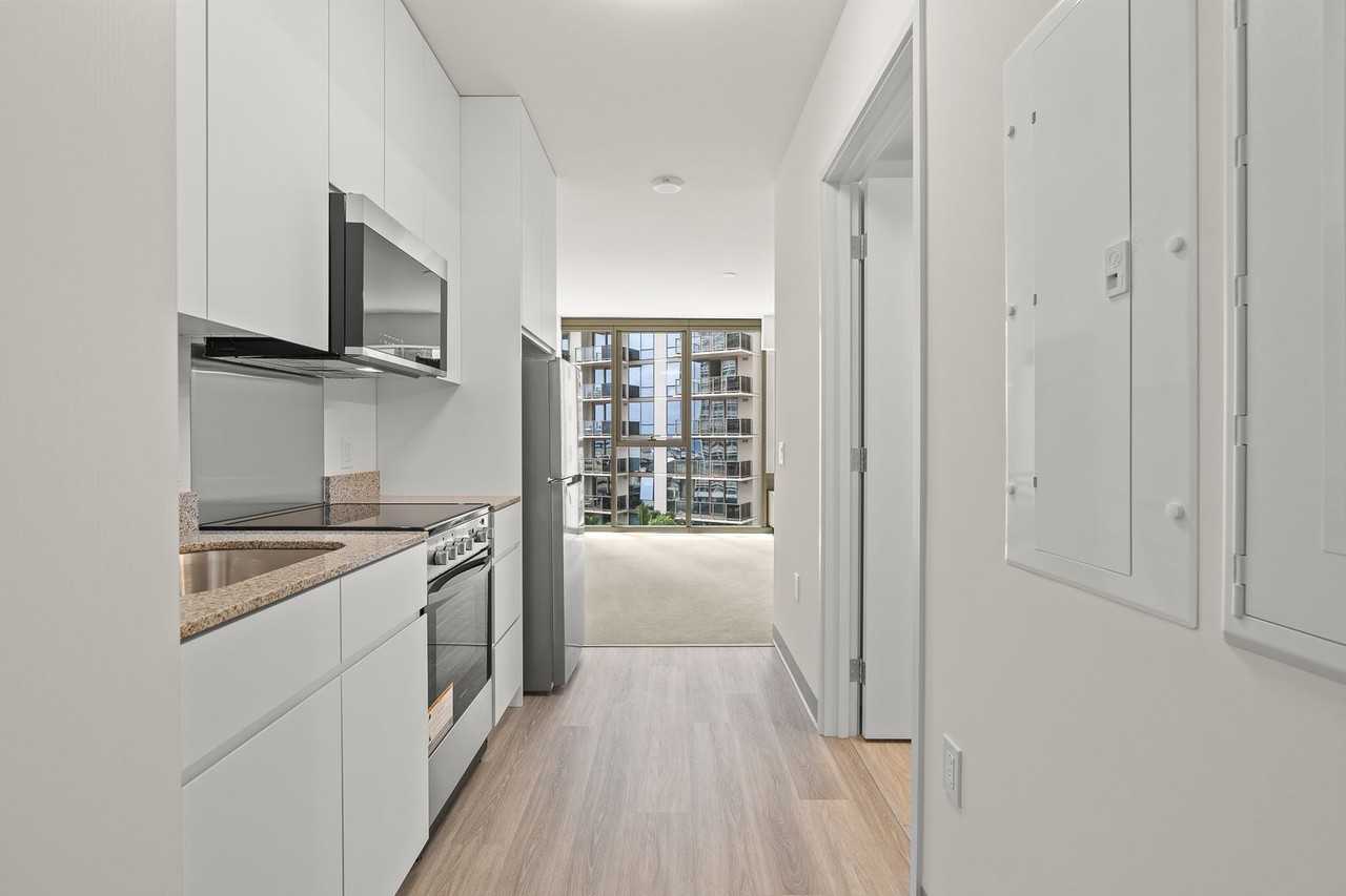 1390 Kapiolani Blvd #1308 - Photo 3 of 8