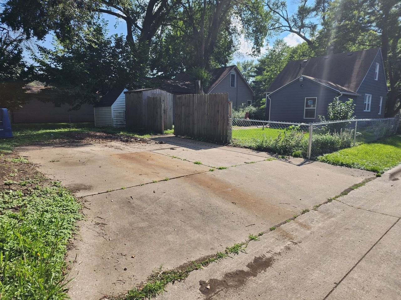 3117 Se 8th St - Photo 3 of 14