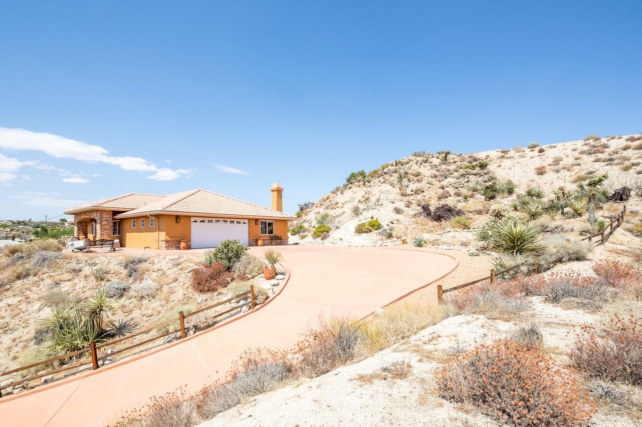 5977 Farrelo Rd - Photo 2 of 28