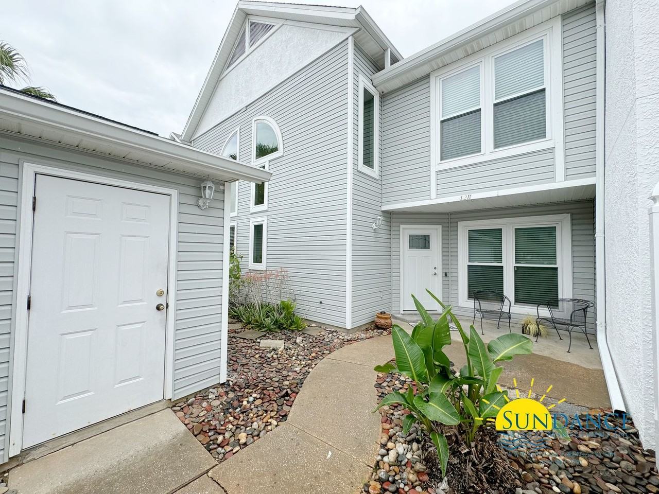 12 Lucille St - Photo 3 of 34