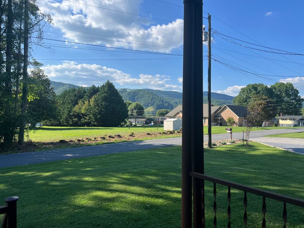 108 Robbin Ln - Photo 2 of 44