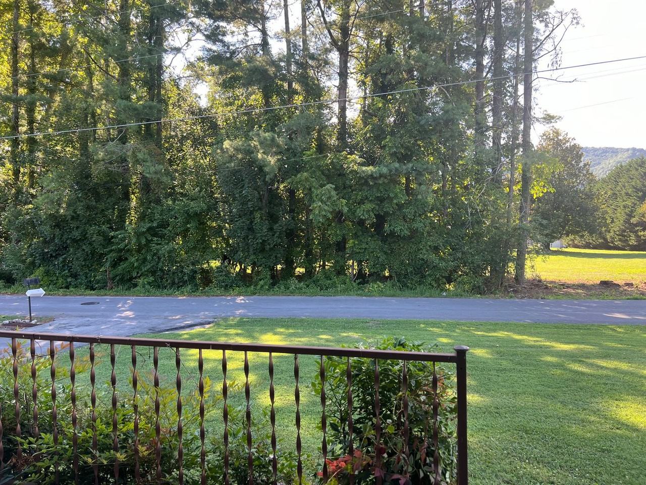 108 Robbin Ln - Photo 3 of 44