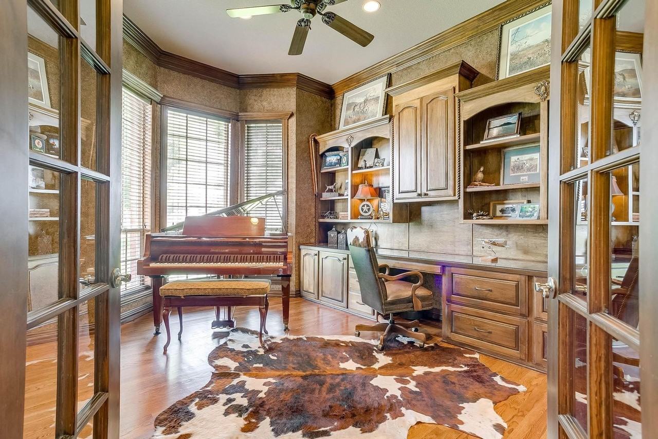 9514 Park Dr - Photo 3 of 31