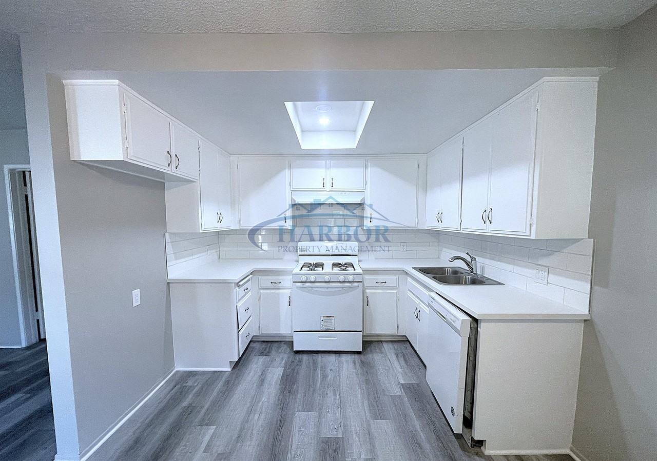 744 S. Walker Ave. - Photo 3 of 10