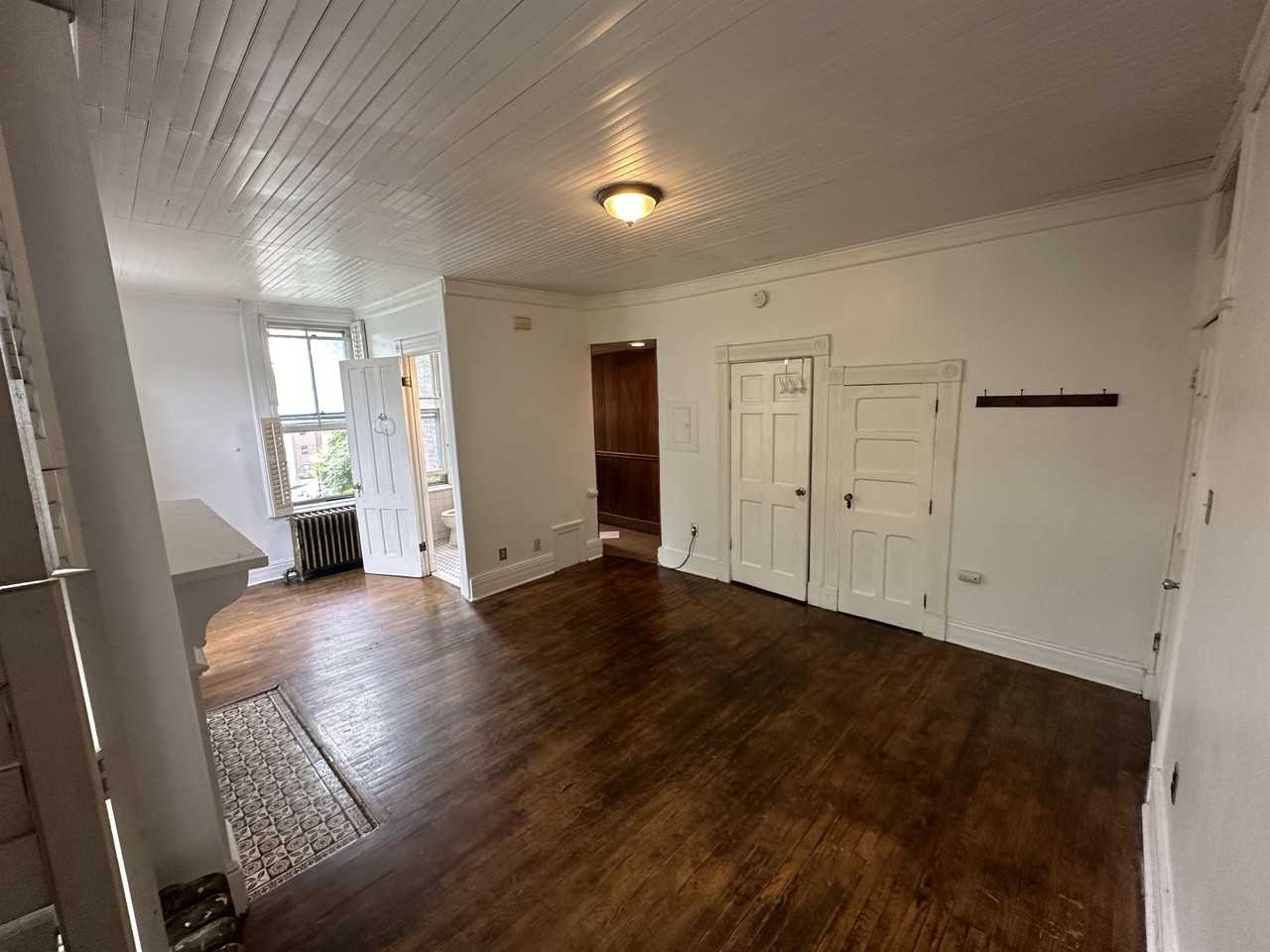 604 Madison Avenue - Photo 3 of 17