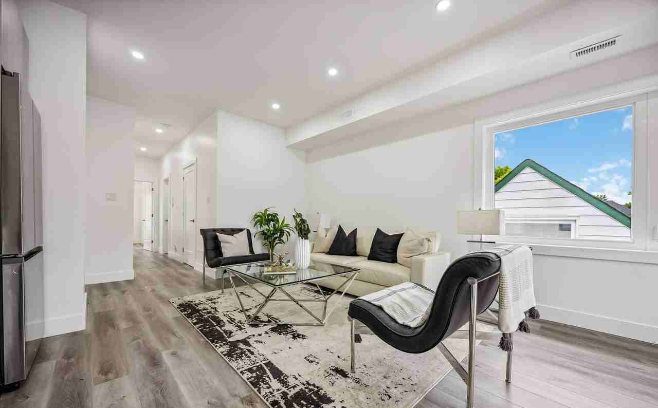 19 Hatfield Crescent #201 - Photo 3 of 14