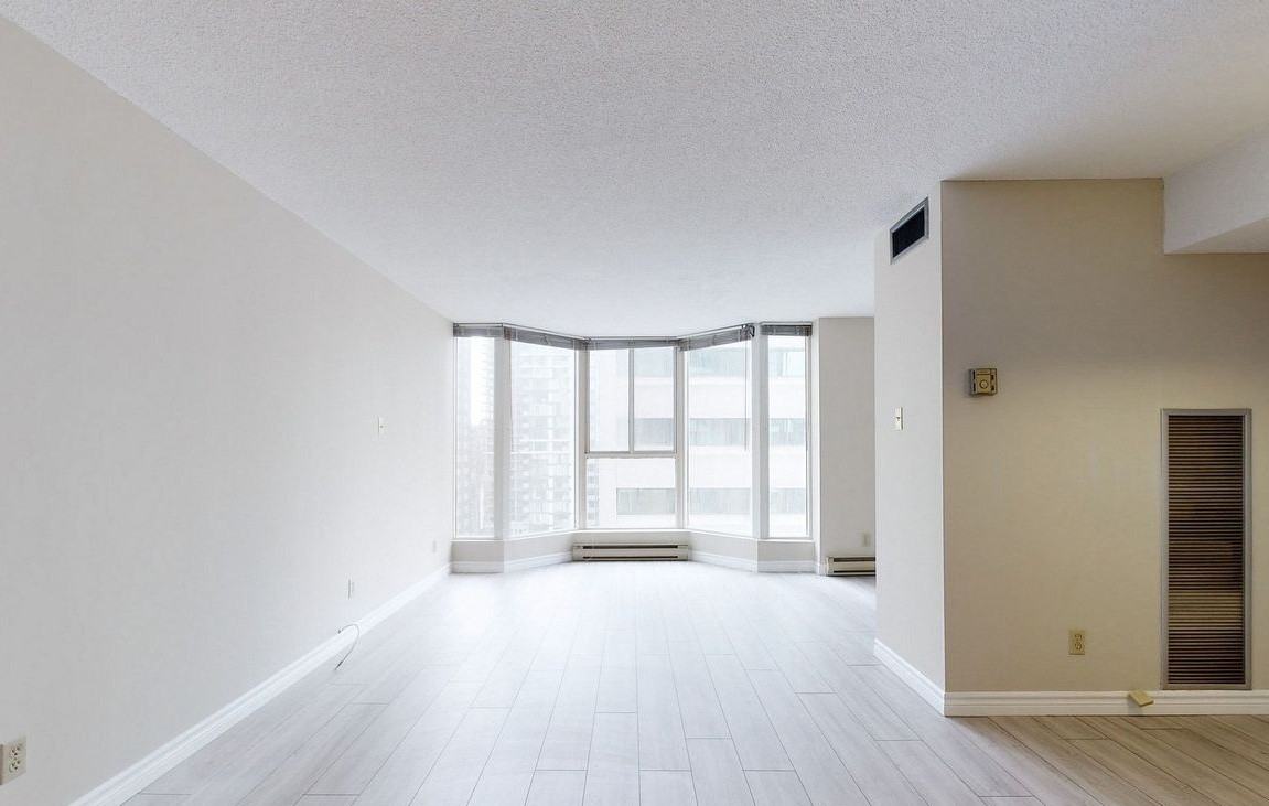 65 Centre Avenue - Photo 3 of 13