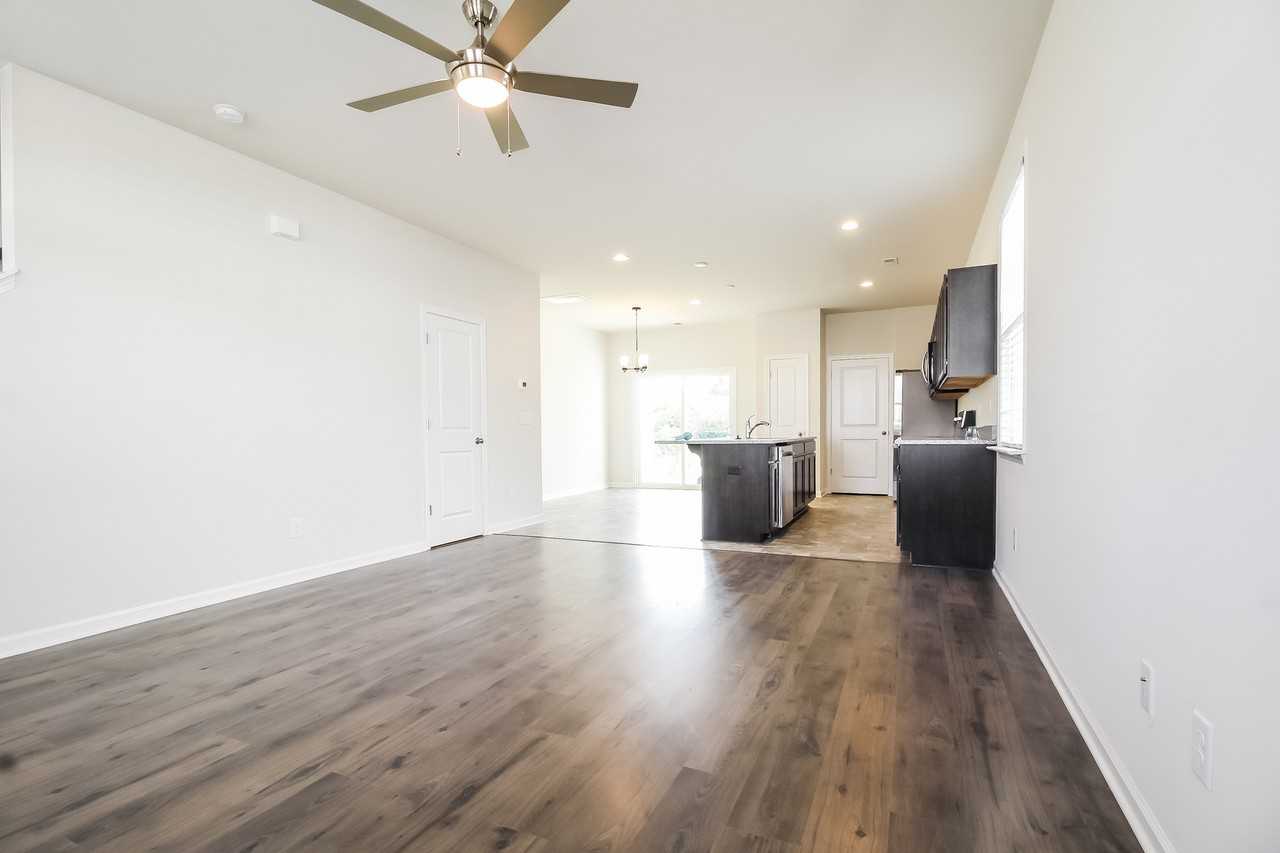 152 Valley Creek Dr - Photo 3 of 18