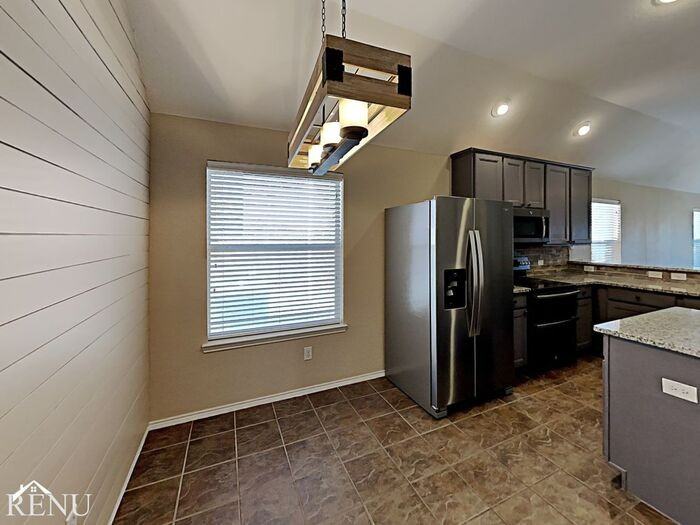 15472 Yarberry Dr - Photo 3 of 21