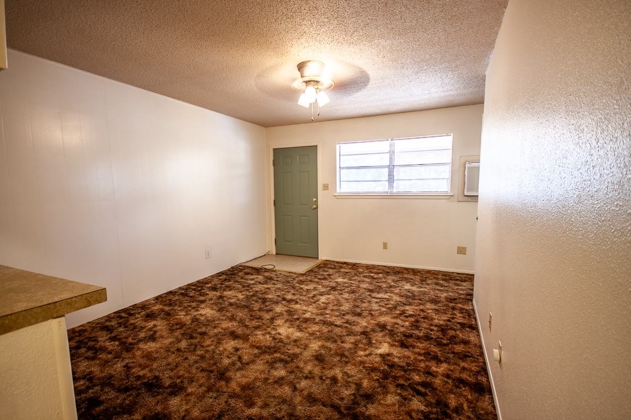 1928 W 21st St #24 - Photo 3 of 12